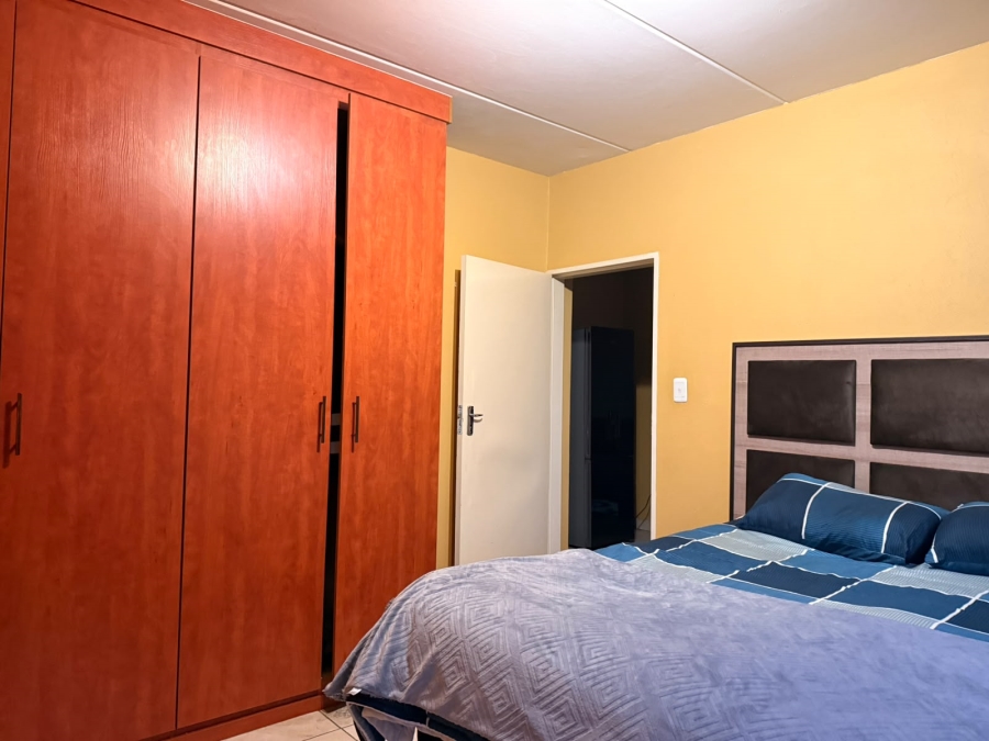 2 Bedroom Property for Sale in Waterval East North West